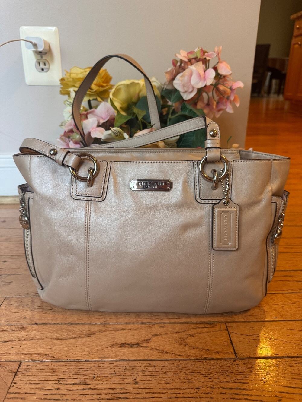 COACH F19252 East West Gallery Tote Champagne Taupe Pearl Bag Purse (500